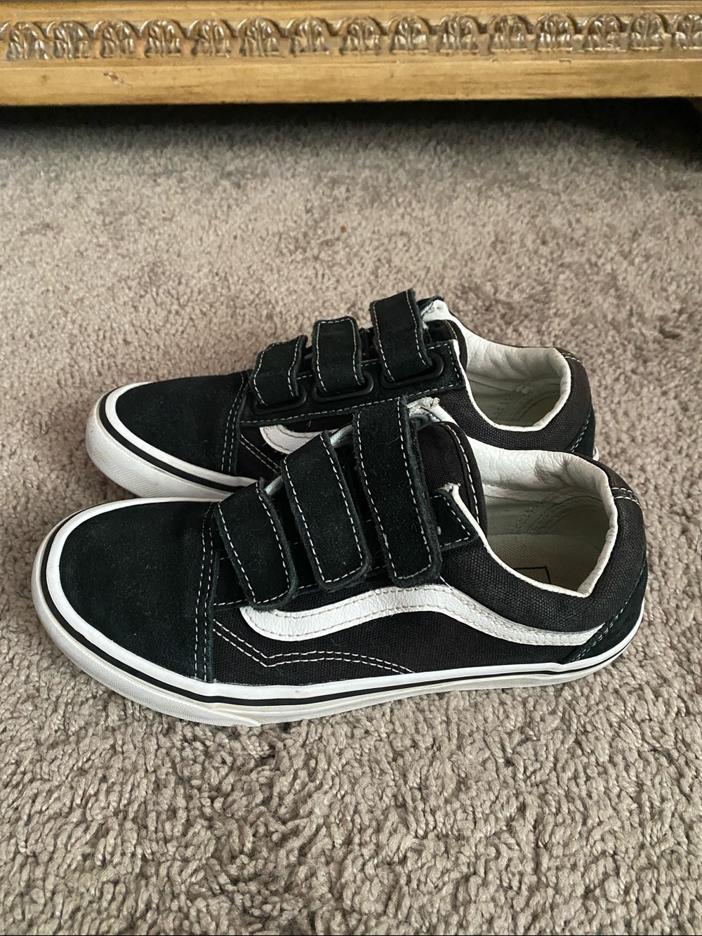 Vans OldSkool V Black and White Velcro SK8 low Sneakers SZ 4M/5.5W